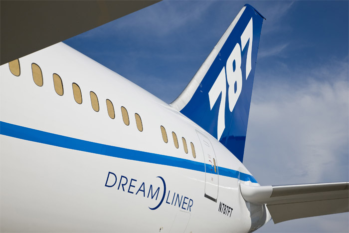 10 Reasons – Why not to fly with Boeing 787 Dreamliner