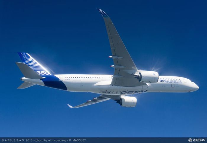 A350_XWB_air_to_air_first_flight2