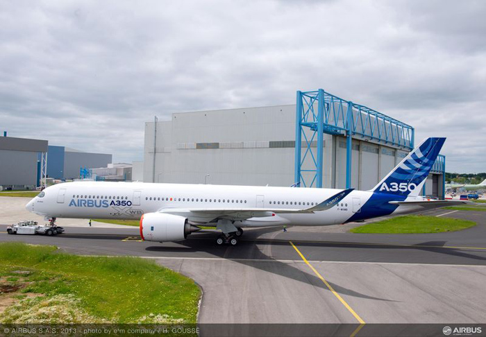 Airbus-A350_XWB-msn0001-rollout