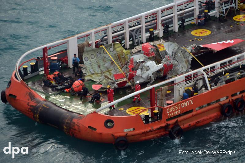 airasia-QZ8501-tail-section