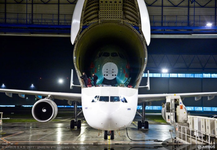 Airbus A350 XWB Static Test Frame arrives by Beluga Transporter