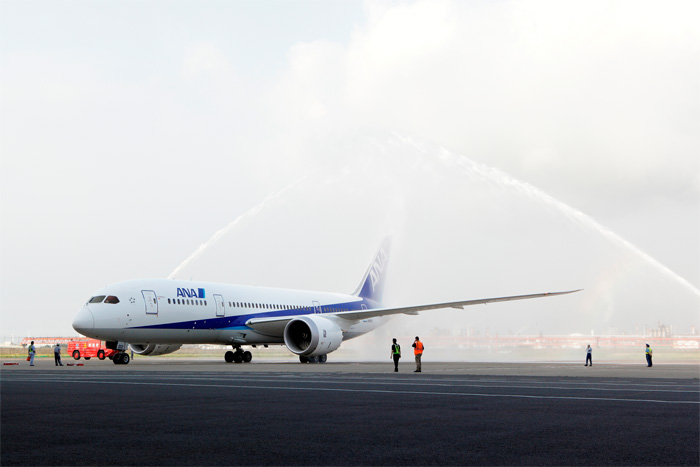 ANA Boeing 787 Water Cannon Salute in Tokyo