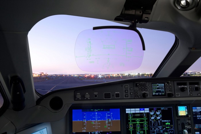 Bombardier CS Cockpit Heads Up Display (HUD)