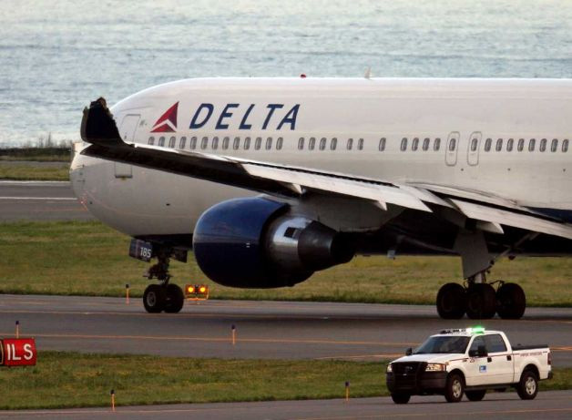 Delta Airlines Flight 266 Wingtip Damage