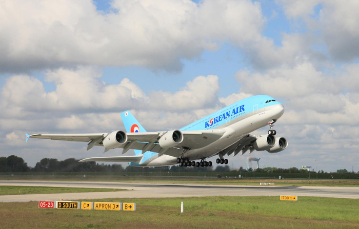 Korean Air First Airbus A380 Takes Off