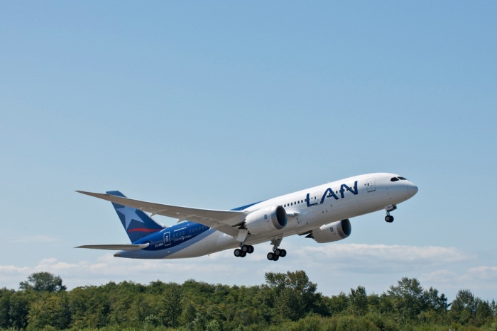Delivery – First Boeing 787 for LAN